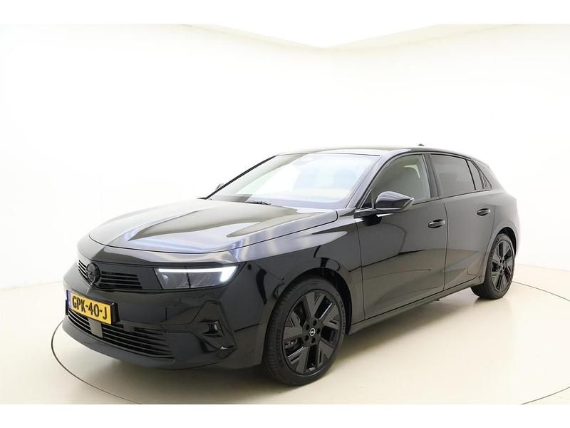 Zwart Gebruikt 2024 Opel Astra Hatchback | € 27.645 (Eerlijke prijs) - Afbeelding 1/1