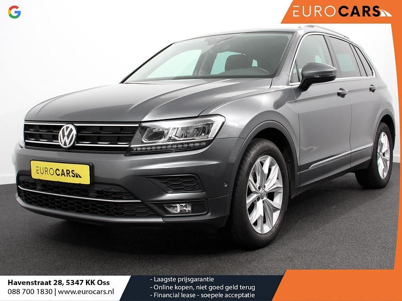 Grijs Gebruikt 2020 VW Tiguan Highline SUV | € 25.490 (Super prijs) - Afbeelding 1/4