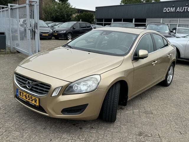 Bruin Gebruikt 2011 Volvo S60 R-Design Sedan | € 4.999 (Eerlijke prijs) - Afbeelding 1/4