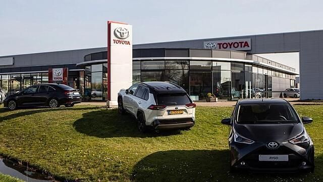 Zwart Gebruikt 2025 Toyota Corolla Cross Style SUV | € 38.950 (Iets duurder) - Afbeelding 1/1