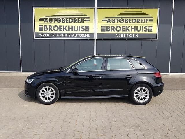 Occasion Audi A3 Sportback Attraction 110 PK (80 kW) 2015 Zwart (metallic) Hatchback