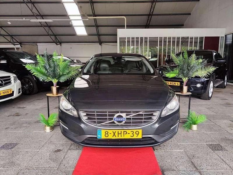 Grijs Gebruikt 2014 Volvo S60 Kinetic Sedan | € 3.999 (Super prijs) - Afbeelding 1/3