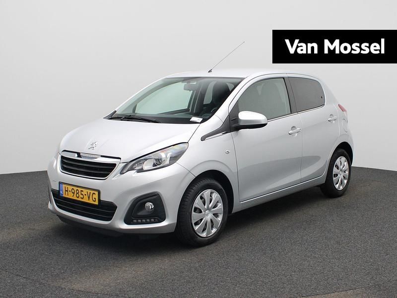 Grijs Gebruikt 2020 Peugeot 108 Active Hatchback | € 10.400 (Eerlijke prijs) - Afbeelding 1/4