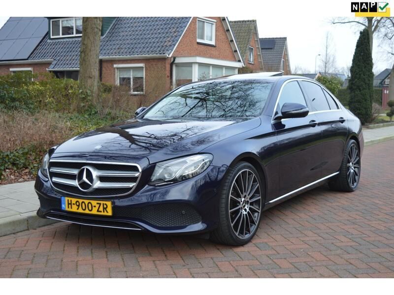 Blauw Gebruikt 2016 Mercedes E200 Prestige Sedan | € 20.995 (Goede deal) - Afbeelding 1/4