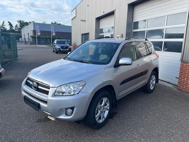 Zilver Gebruikt 2009 Toyota RAV4 Sol SUV | € 13.950 (Eerlijke prijs) - Afbeelding 1/4