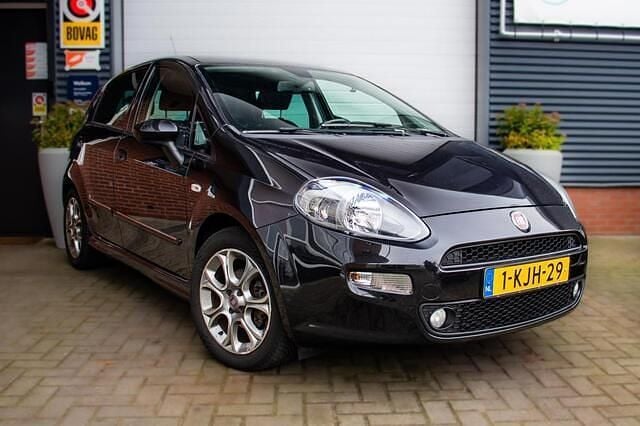 Zwart Gebruikt 2013 Fiat Punto Evo Lounge Hatchback | € 2.200 (Goede deal) - Afbeelding 1/4