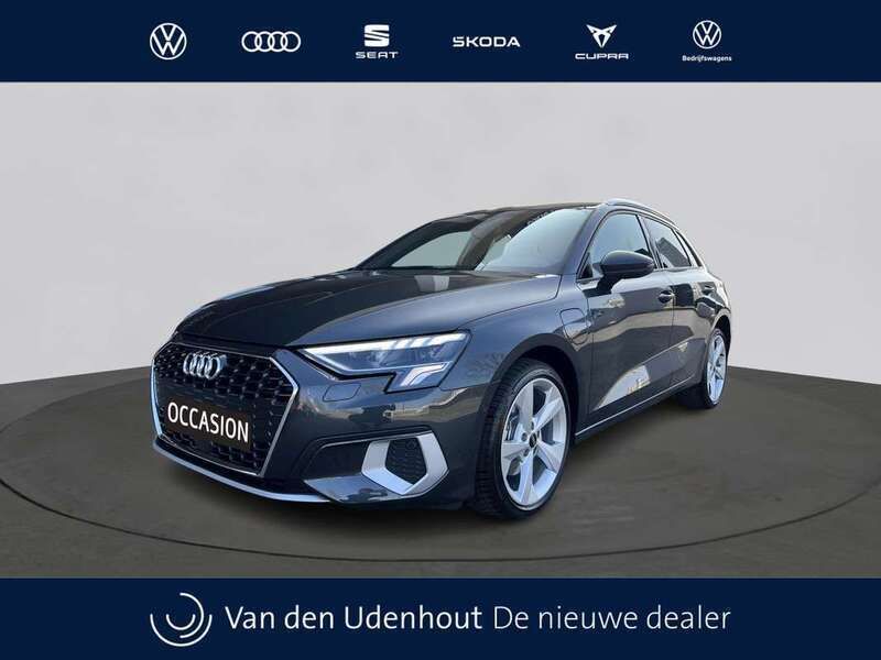 Grijs Gebruikt 2024 Audi A3 Sportback e-tron Advanced Sedan | € 37.240 (Eerlijke prijs) - Afbeelding 1/3