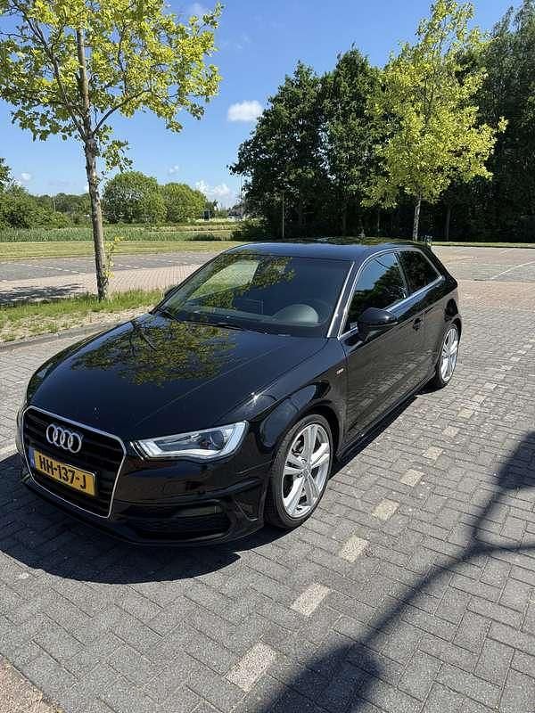 Zwart Gebruikt 2015 Audi A3 Stationwagen | € 11.250 (Eerlijke prijs) - Afbeelding 1/4