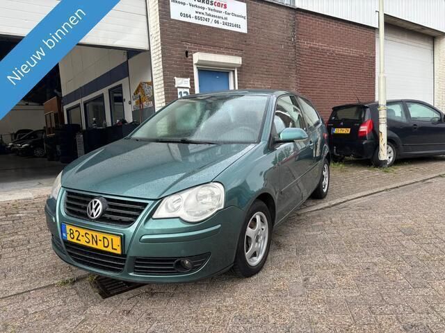 Groen Gebruikt 2006 VW Polo Comfortline Hatchback | € 1.749 (Goede deal) - Afbeelding 1/4