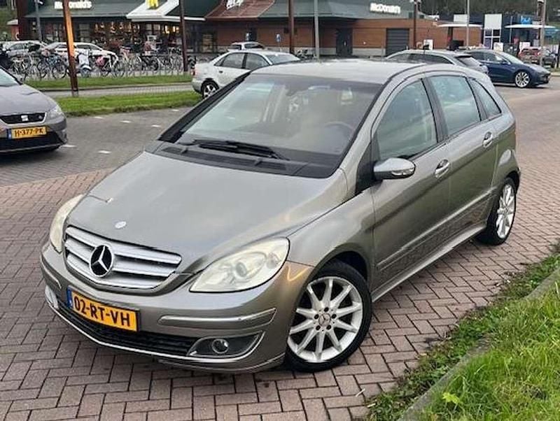 Zilver Gebruikt 2005 Mercedes B200 MPV | € 4.750 (Eerlijke prijs) - Afbeelding 1/4