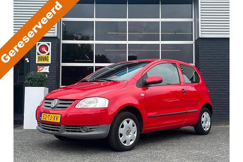 Rood Gebruikt 2006 VW Fox Trendline Hatchback | € 2.995 (Duur) - Afbeelding 1/4