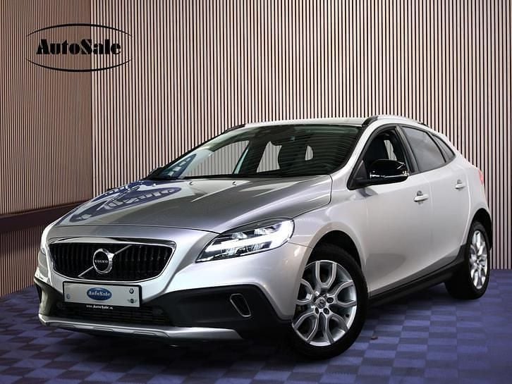 Gebruikt 2017 Volvo V40 CC Momentum Stationwagen | € 18.442 (Goede deal) - Afbeelding 1/4
