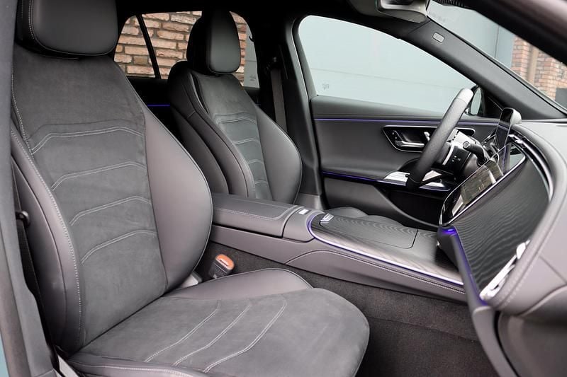 Occasion Mercedes E300 AMG line 204 PK (150 kW) 2024 Groen Stationwagen