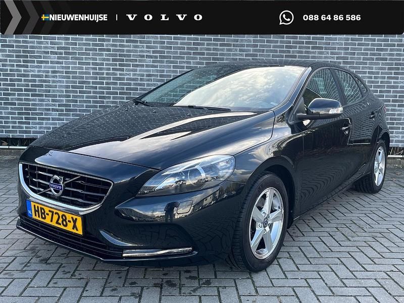 Zwart Gebruikt 2015 Volvo V40 Momentum Hatchback | € 16.694 (Duur) - Afbeelding 1/4