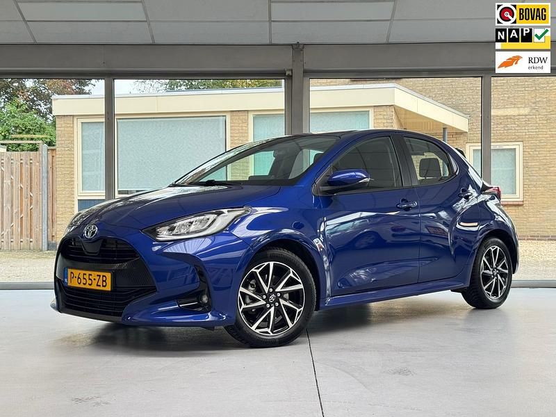 Blauw Gebruikt 2022 Toyota Yaris Hatchback | € 19.950 (Goede deal) - Afbeelding 1/4