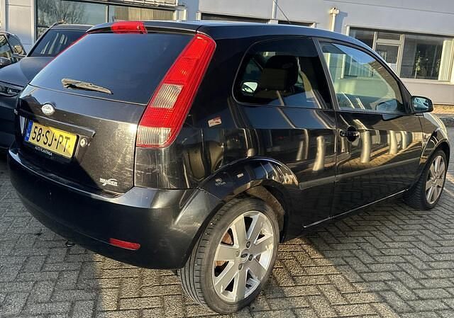 Occasion Ford Fiesta Futura 69 PK (50 kW) 2006 Zwart Hatchback