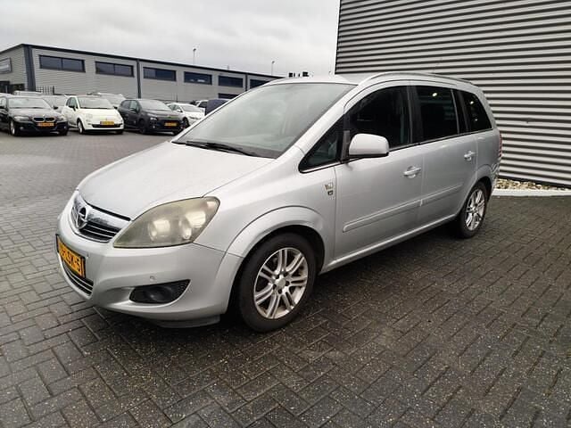 Grijs Gebruikt 2010 Opel Zafira Edition MPV | € 2.600 (Eerlijke prijs) - Afbeelding 1/4