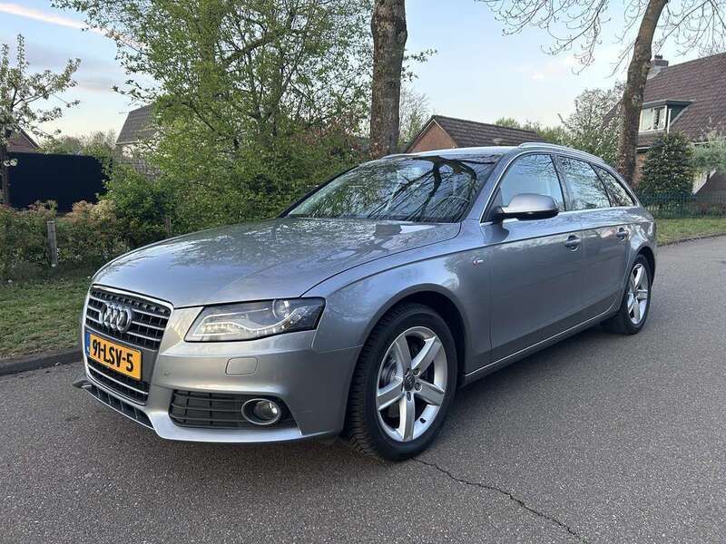 Grijs Gebruikt 2010 Audi A4 Stationwagen | € 8.888 (Eerlijke prijs) - Afbeelding 1/4