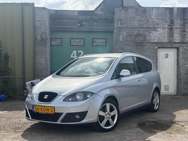 Grijs Gebruikt 2009 Seat Altea XL Style MPV | € 2.799 (Eerlijke prijs) - Afbeelding 1/4