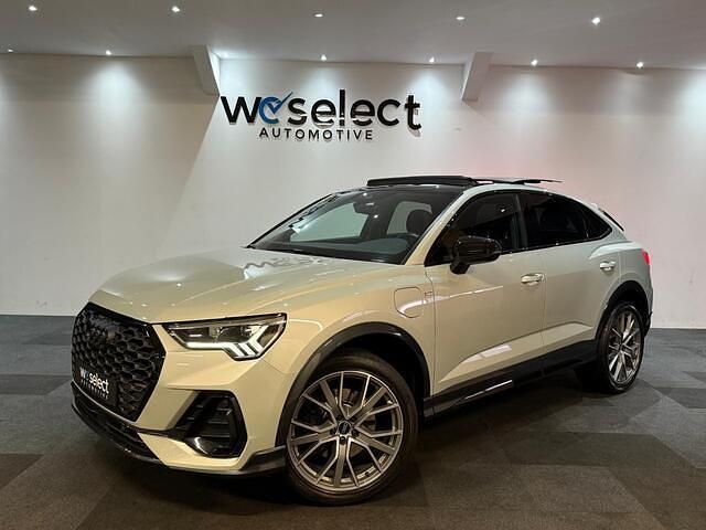 Grijs Gebruikt 2021 Audi Q3 Sportback SUV | € 47.950 - Afbeelding 1/4