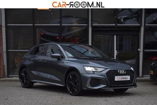 Grijs Gebruikt 2022 Audi A3 Sportback S-Line Hatchback | € 25.450 (Super prijs) - Afbeelding 1/4