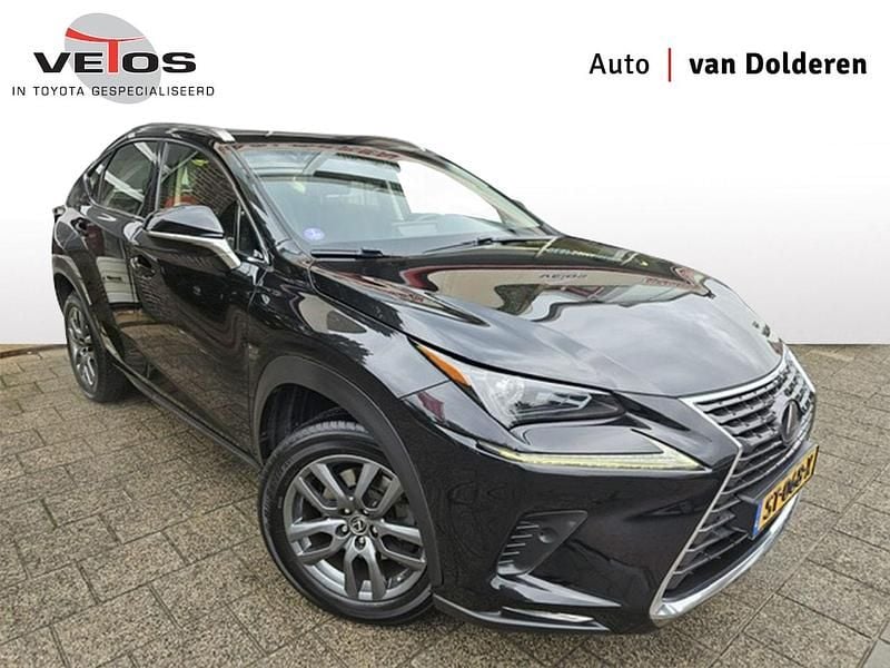 Zwart Gebruikt 2018 Lexus NX300h Business Edition SUV | € 24.950 (Eerlijke prijs) - Afbeelding 1/4