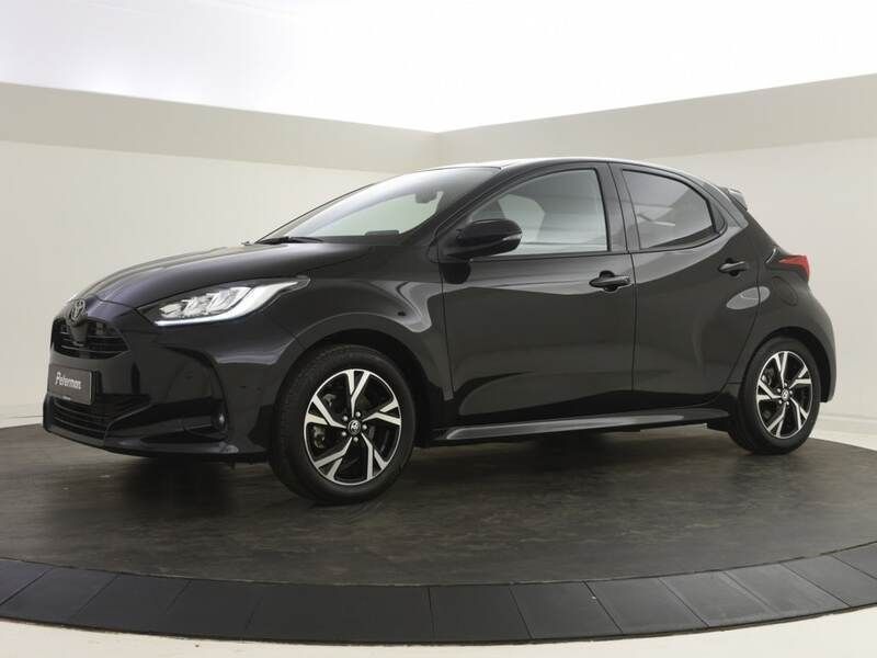 Zwart Gebruikt 2024 Toyota Yaris Edition Hatchback | € 25.800 (Eerlijke prijs) - Afbeelding 1/4