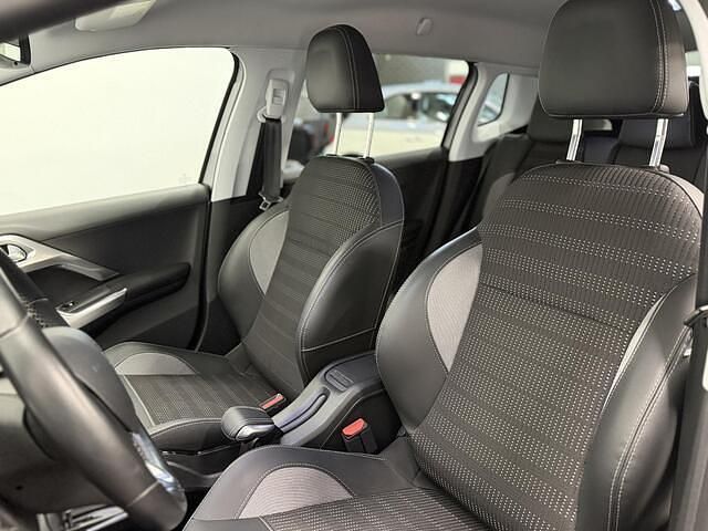 Occasion Peugeot 2008 Allure 131 PK (96 kW) 2019 Grijs SUV