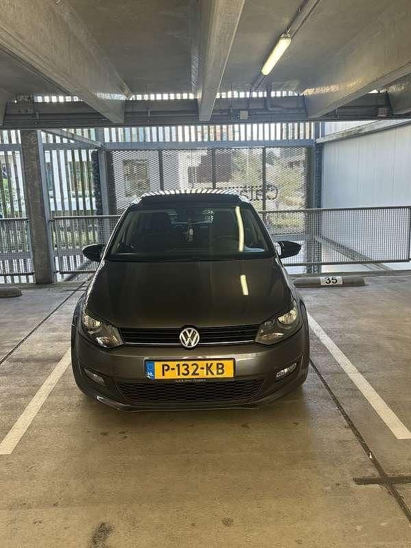 Grijs Gebruikt 2011 VW Polo Highline Hatchback | € 2.750 (Super prijs) - Afbeelding 1/4