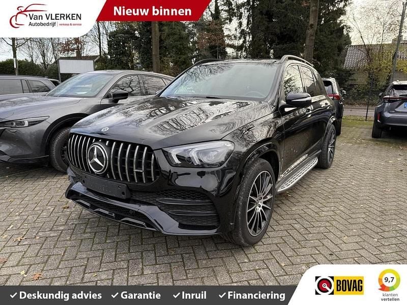 Zwart (metallic) Gebruikt 2023 Mercedes GLE350 AMG line SUV | € 72.950 (Goede deal) - Afbeelding 1/3