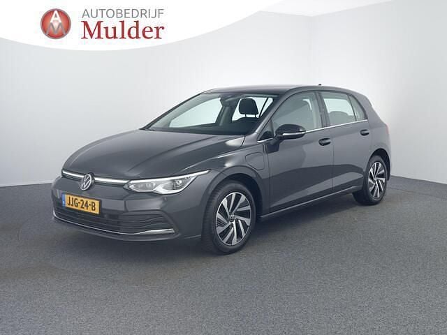 Grijs Gebruikt 2022 VW Golf VIII IQ Drive Hatchback | € 24.945 (Super prijs) - Afbeelding 1/4