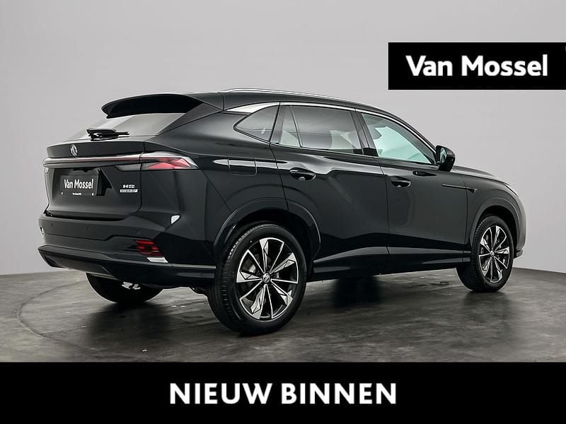 Zwart Nieuw 2025 MG HS Luxury SUV | € 40.100 - Afbeelding 1/4