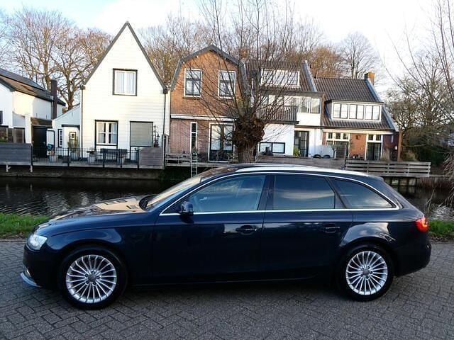 Occasion Audi A4 Business 170 PK (125 kW) 2013 Blauw Stationwagen