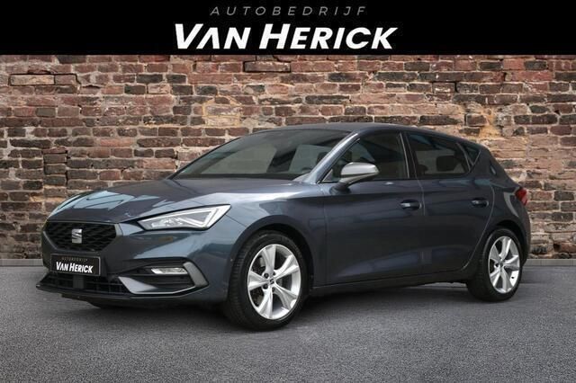 Grijs Gebruikt 2021 Seat Leon FR Hatchback | € 22.745 (Goede deal) - Afbeelding 1/4