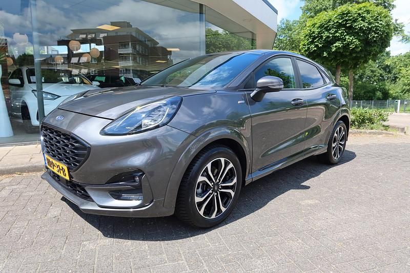Grijs Gebruikt 2024 Ford Puma ST-Line SUV | € 25.500 (Eerlijke prijs) - Afbeelding 1/4
