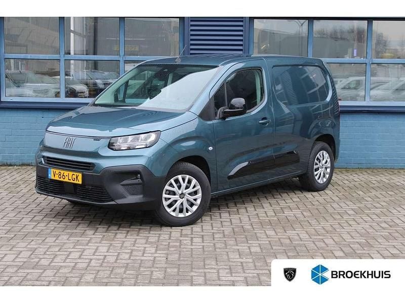 Blauw Occasion 2025 Peugeot Partner MPV | € 19.900 - Afbeelding 1/4