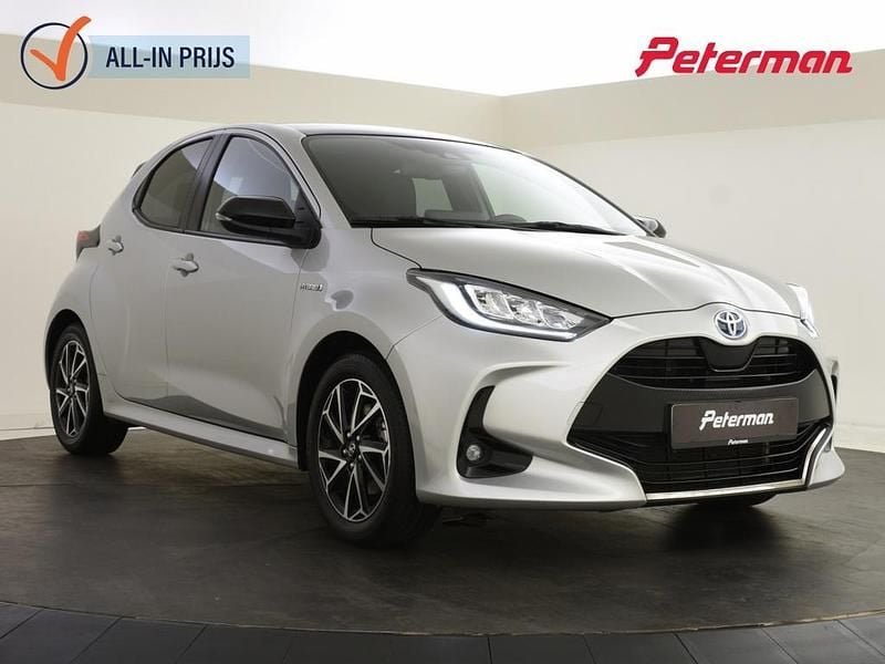 Zilver Gebruikt 2021 Toyota Yaris Style Hatchback | € 21.899 (Eerlijke prijs) - Afbeelding 1/4