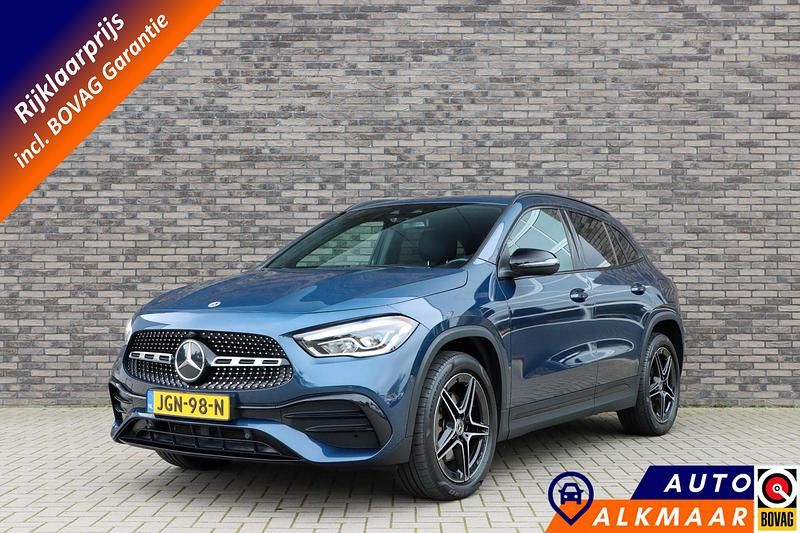 Blauw Occasion 2022 Mercedes GLA250 AMG line SUV | € 39.900 (Eerlijke prijs) - Afbeelding 1/4