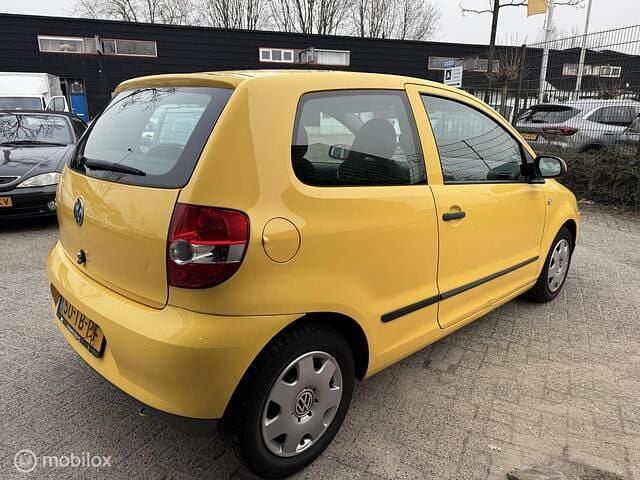 Occasion VW Fox 54 PK (39 kW) 2006 Geel Hatchback