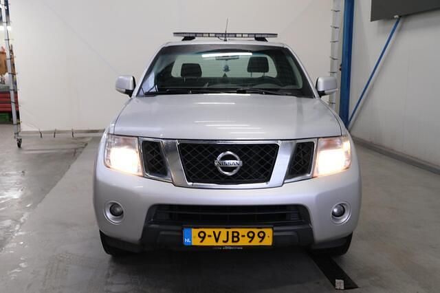 Occasion Nissan Navara SE 190 PK (139 kW) 2010 Grijs (metallic) Pickup