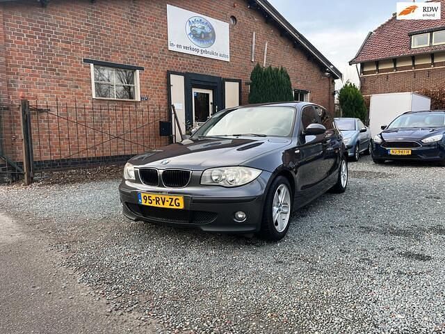 Grijs Gebruikt 2005 BMW 116 Hatchback | € 3.450 (Eerlijke prijs) - Afbeelding 1/4