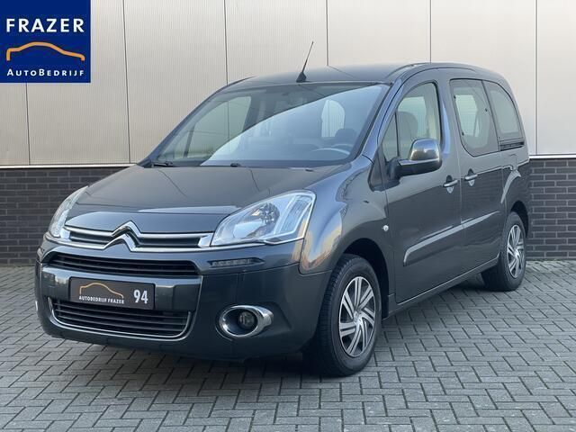 Grijs, metallic lak Gebruikt 2015 Citroën Berlingo Attraction MPV | € 13.950 - Afbeelding 1/4