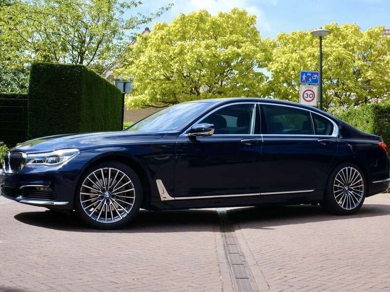 Blauw Gebruikt 2017 BMW 740L Sedan | € 37.500 - Afbeelding 1/4