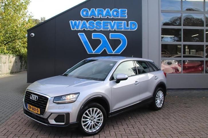 Grijs Gebruikt 2019 Audi Q2 Design SUV | € 17.994 (Eerlijke prijs) - Afbeelding 1/4