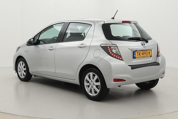Occasion Toyota Yaris Hybrid 101 PK (74 kW) 2014 Grijs Hatchback