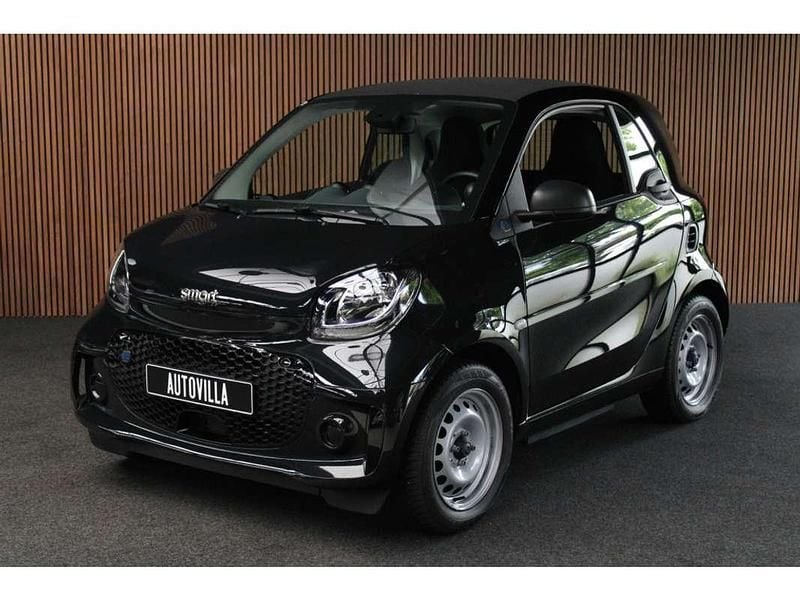 Zwart, metallic lak Gebruikt 2021 Smart ForTwo Electric Drive Hatchback | € 12.750 - Afbeelding 1/4