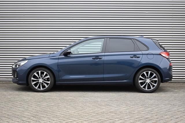 Occasion Hyundai i30 Comfort 120 PK (88 kW) 2017 Blauw (metallic) Hatchback