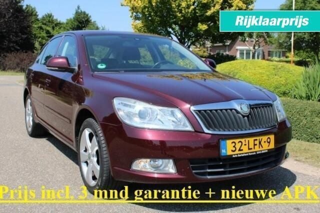 Rood Gebruikt 2010 Skoda Octavia Elegance Hatchback | € 4.400 (Eerlijke prijs) - Afbeelding 1/4