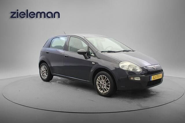 Blauw Gebruikt 2010 Fiat Punto Dynamic Hatchback | € 2.344 (Eerlijke prijs) - Afbeelding 1/4