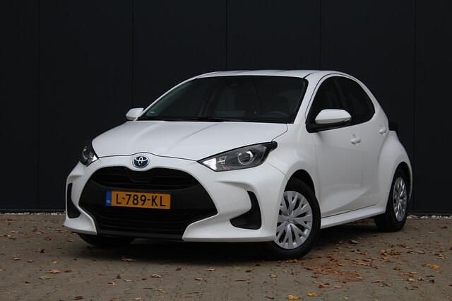 Wit Gebruikt 2021 Toyota Yaris Active Hatchback | € 17.999 (Eerlijke prijs) - Afbeelding 1/4